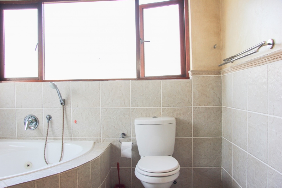 3 Bedroom Property for Sale in Broadacres Gauteng