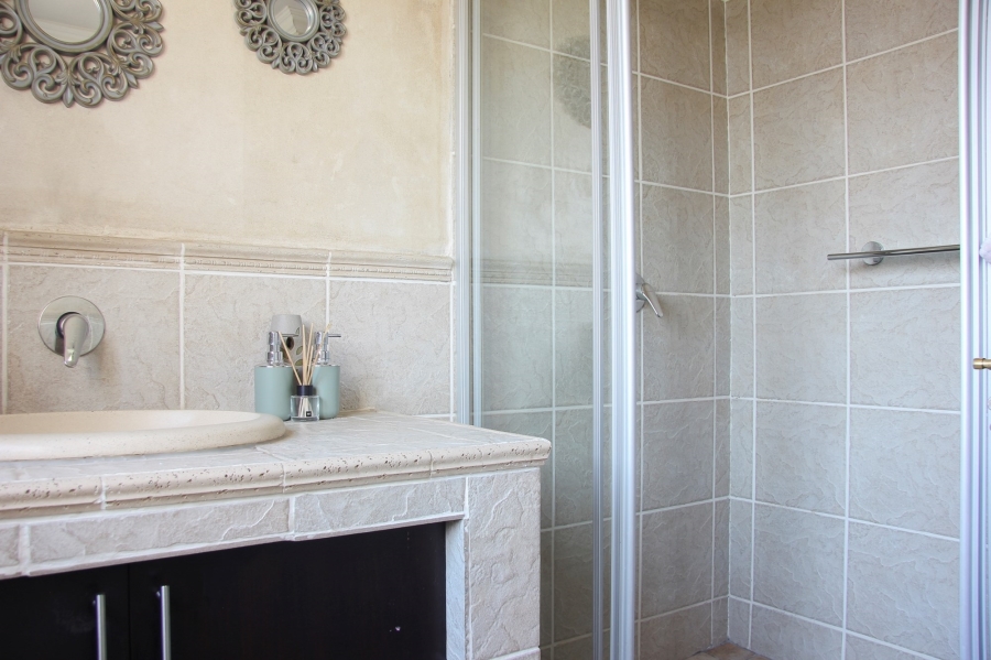 3 Bedroom Property for Sale in Broadacres Gauteng