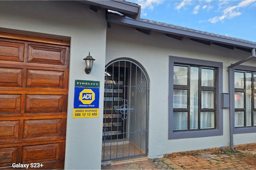 To Let 4 Bedroom Property for Rent in The Orchards Gauteng