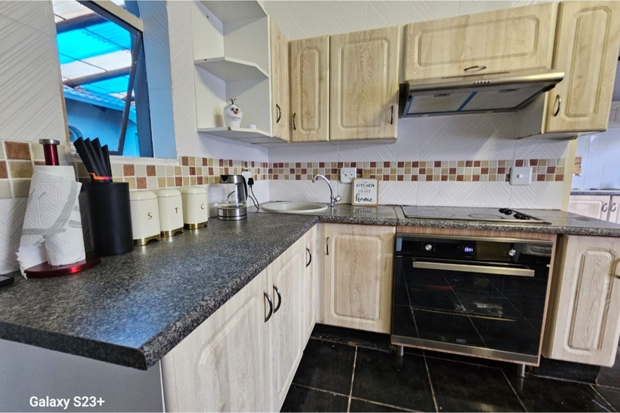 To Let 4 Bedroom Property for Rent in The Orchards Gauteng