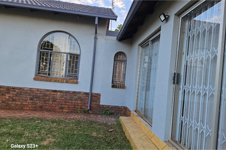 To Let 4 Bedroom Property for Rent in The Orchards Gauteng