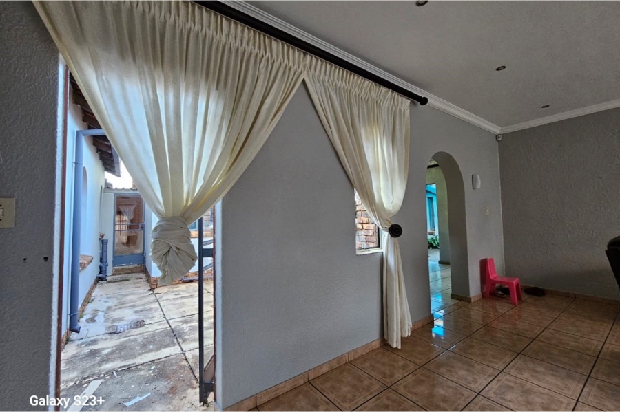 To Let 4 Bedroom Property for Rent in The Orchards Gauteng