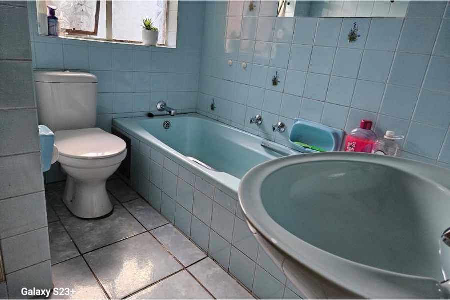 To Let 4 Bedroom Property for Rent in The Orchards Gauteng