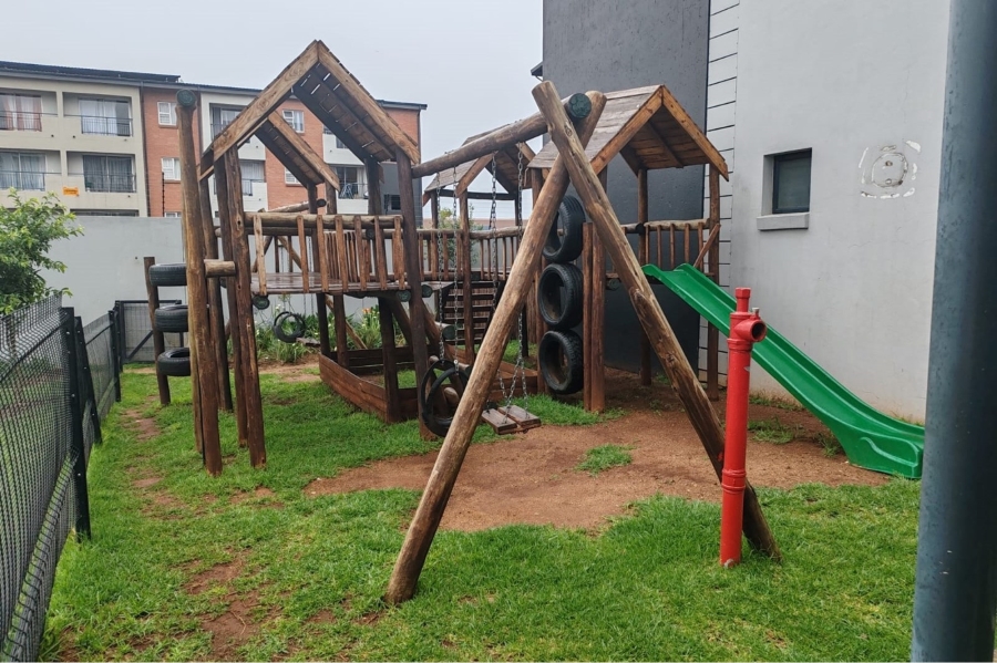 2 Bedroom Property for Sale in Grand Central Gauteng