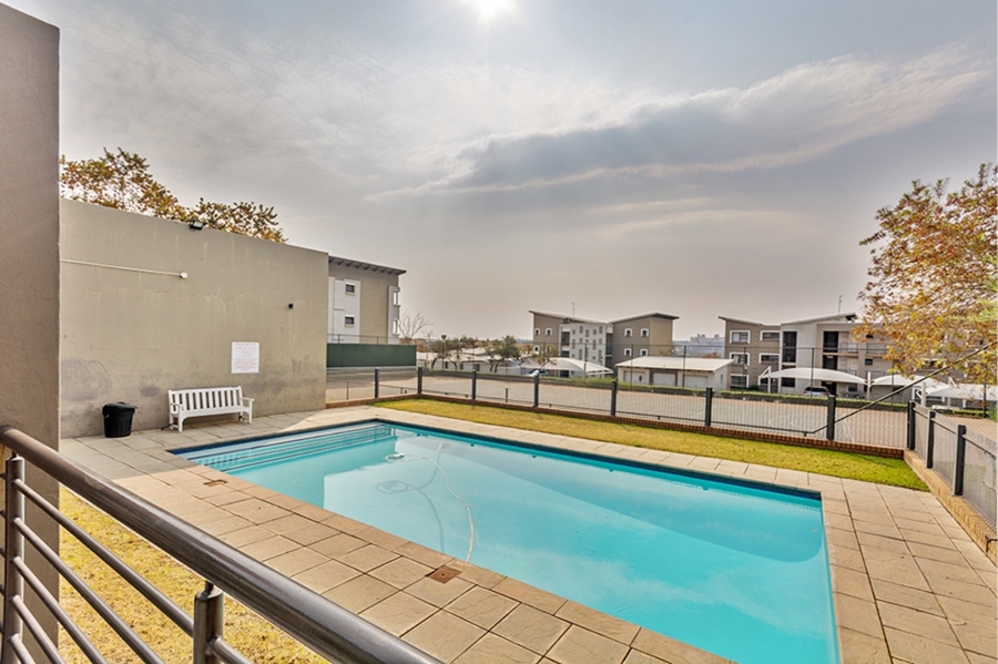 To Let 2 Bedroom Property for Rent in Fourways Gauteng