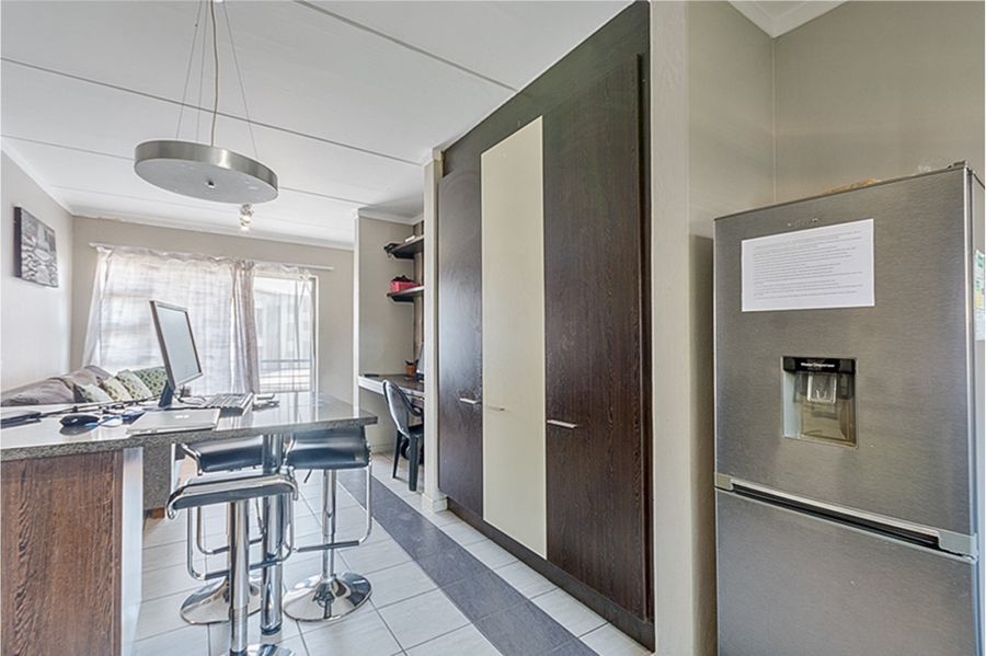 To Let 2 Bedroom Property for Rent in Fourways Gauteng