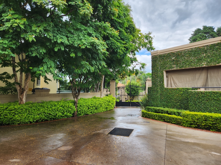 To Let 2 Bedroom Property for Rent in Waterkloof Ridge Gauteng