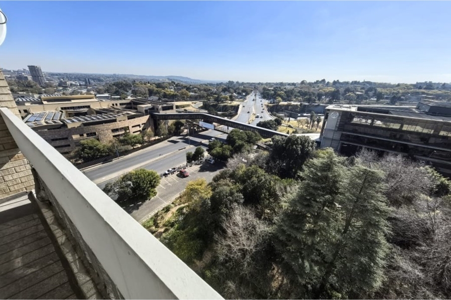 To Let 1 Bedroom Property for Rent in Parktown Gauteng