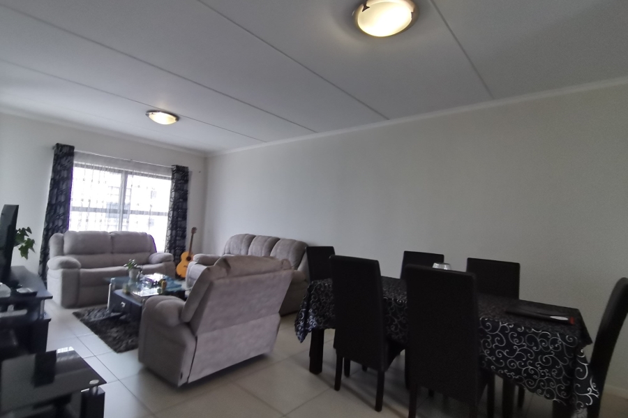 2 Bedroom Property for Sale in Greenstone Hill Gauteng