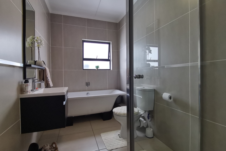 2 Bedroom Property for Sale in Greenstone Hill Gauteng