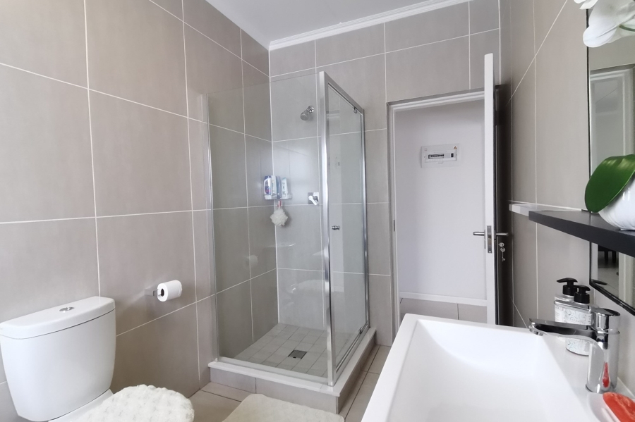 2 Bedroom Property for Sale in Greenstone Hill Gauteng