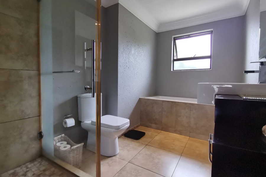 3 Bedroom Property for Sale in Greenstone Hill Gauteng
