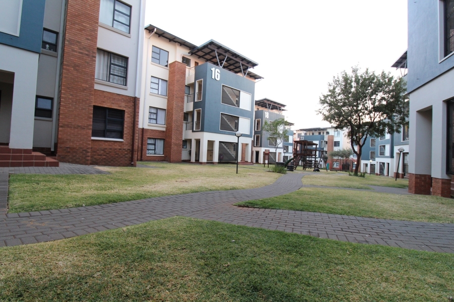 2 Bedroom Property for Sale in Greenstone Hill Gauteng