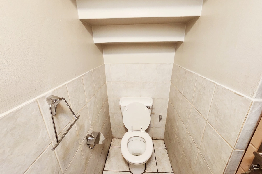 3 Bedroom Property for Sale in Die Hoewes Gauteng