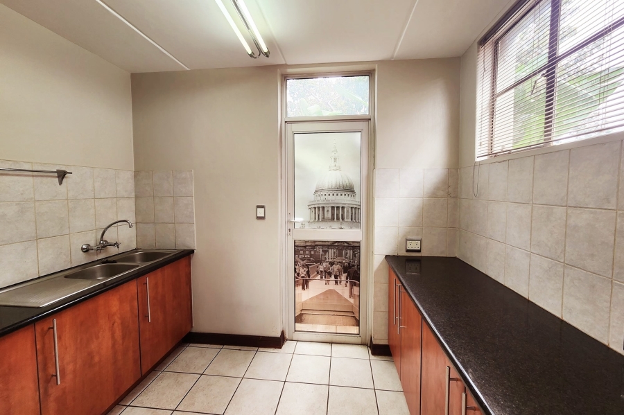 3 Bedroom Property for Sale in Die Hoewes Gauteng