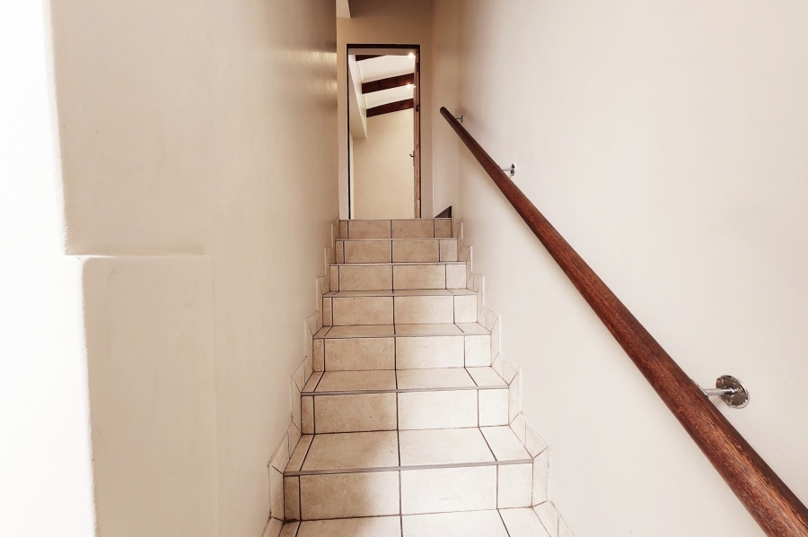3 Bedroom Property for Sale in Die Hoewes Gauteng