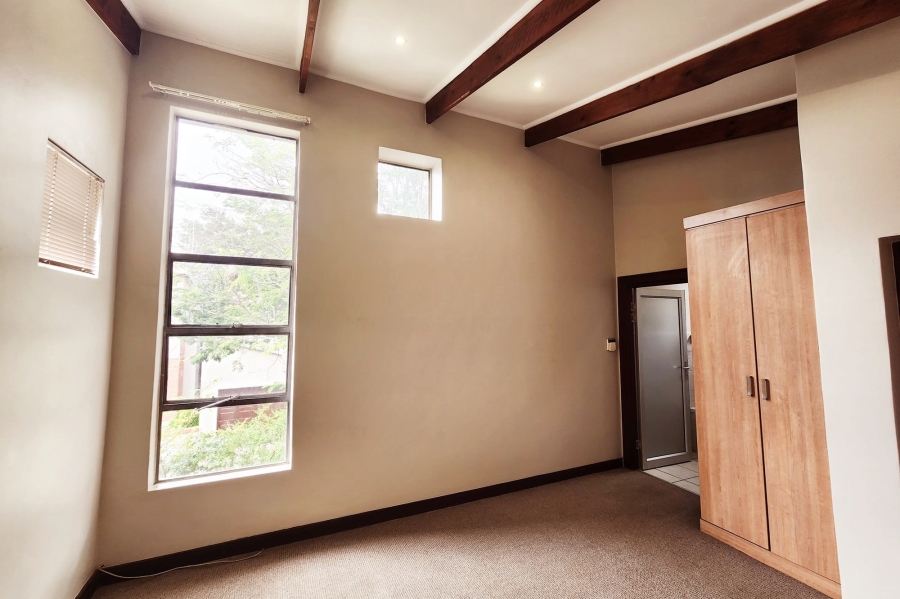 3 Bedroom Property for Sale in Die Hoewes Gauteng