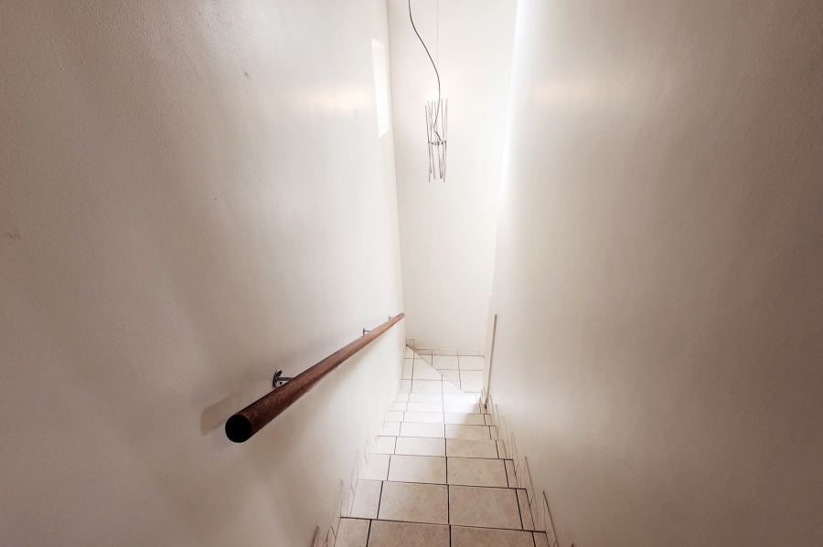 3 Bedroom Property for Sale in Die Hoewes Gauteng