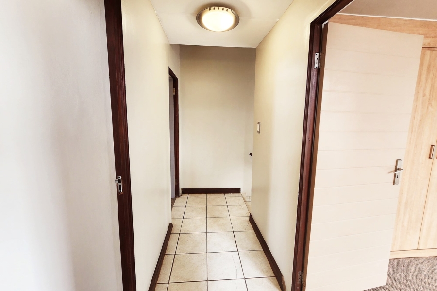 3 Bedroom Property for Sale in Die Hoewes Gauteng