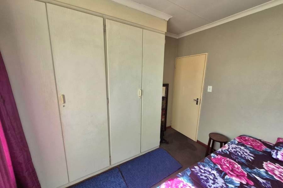 2 Bedroom Property for Sale in Rooihuiskraal North Gauteng