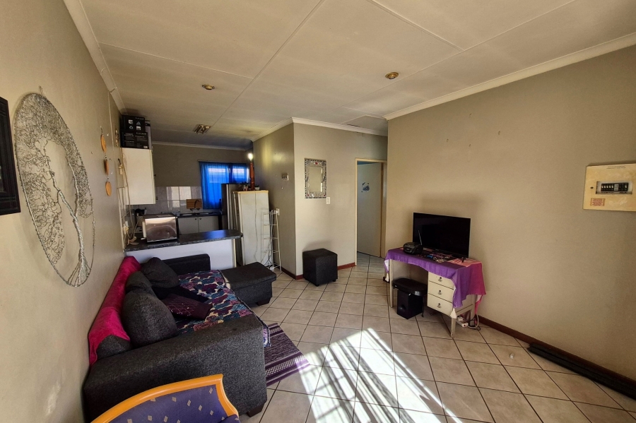 2 Bedroom Property for Sale in Rooihuiskraal North Gauteng