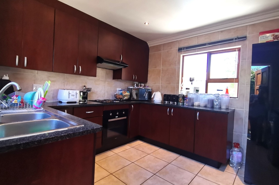 3 Bedroom Property for Sale in Greenstone Hill Gauteng