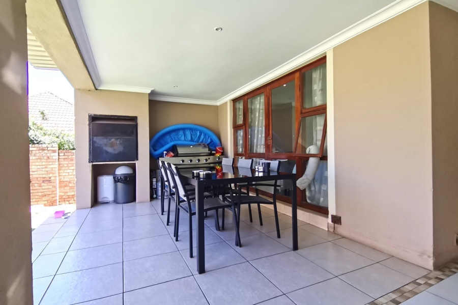 3 Bedroom Property for Sale in Greenstone Hill Gauteng