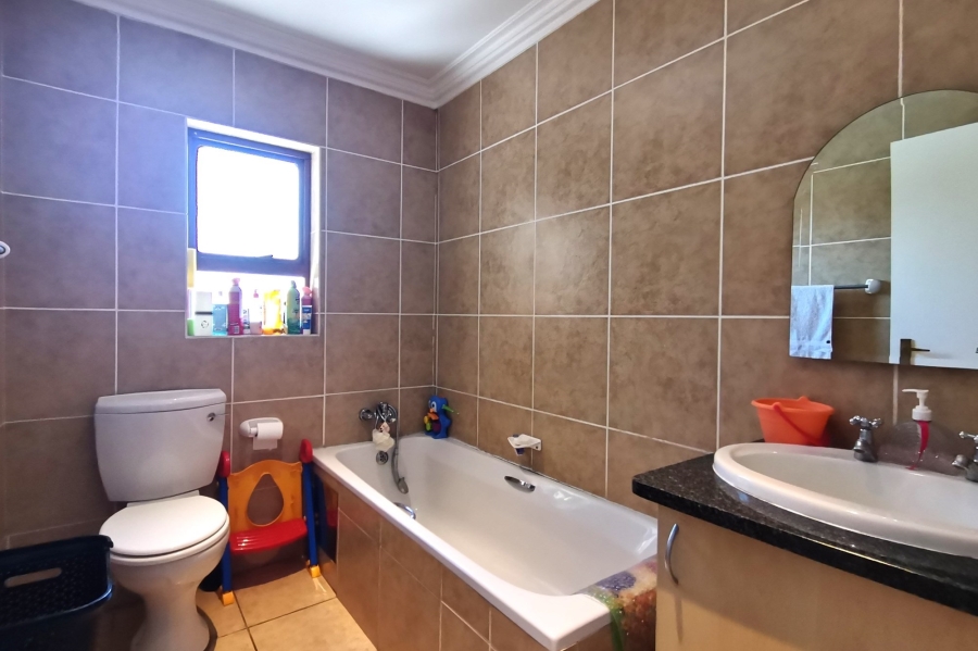 3 Bedroom Property for Sale in Greenstone Hill Gauteng