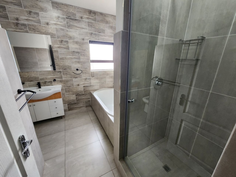 2 Bedroom Property for Sale in Ravenswood Gauteng