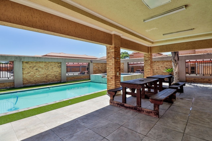 2 Bedroom Property for Sale in Ravenswood Gauteng