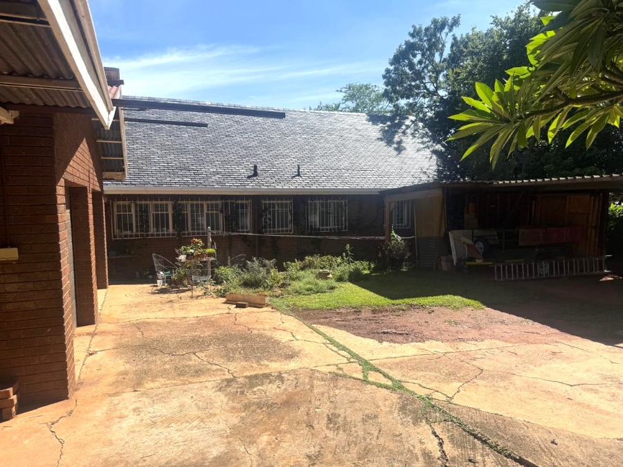 6 Bedroom Property for Sale in Muckleneuk Gauteng