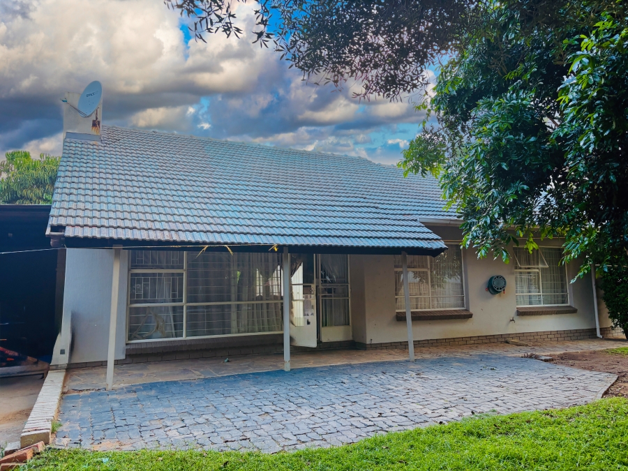 3 Bedroom Property for Sale in Dorandia Gauteng