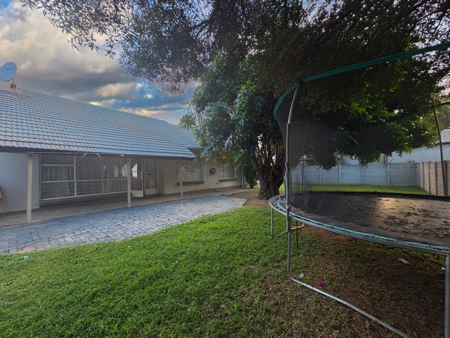 3 Bedroom Property for Sale in Dorandia Gauteng