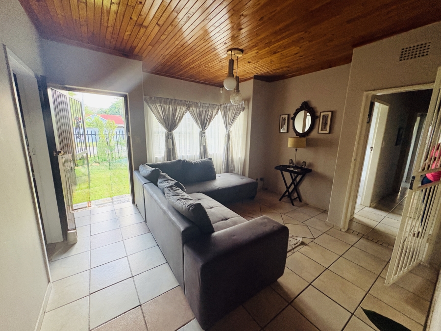 3 Bedroom Property for Sale in Dorandia Gauteng