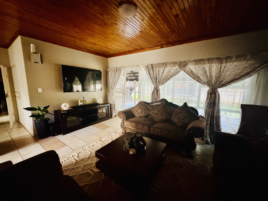 3 Bedroom Property for Sale in Dorandia Gauteng