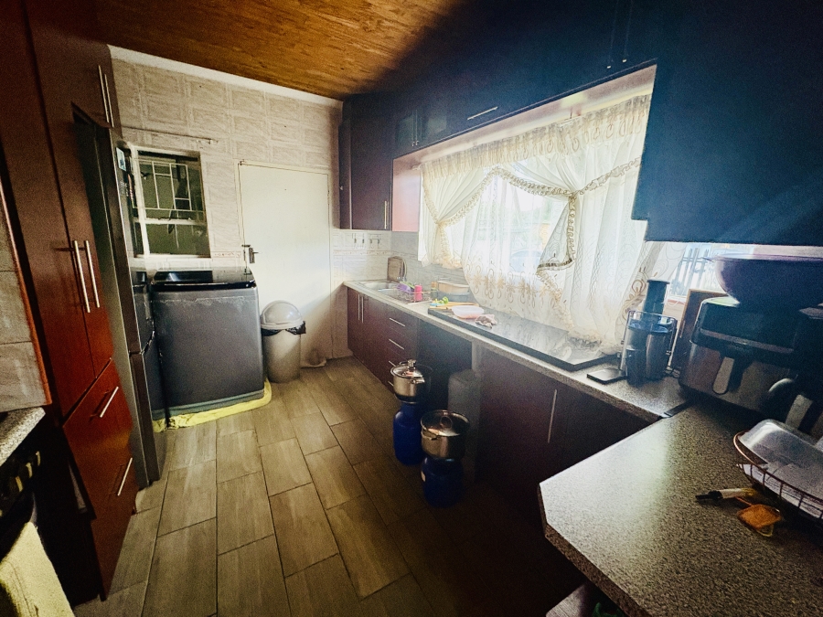 3 Bedroom Property for Sale in Dorandia Gauteng