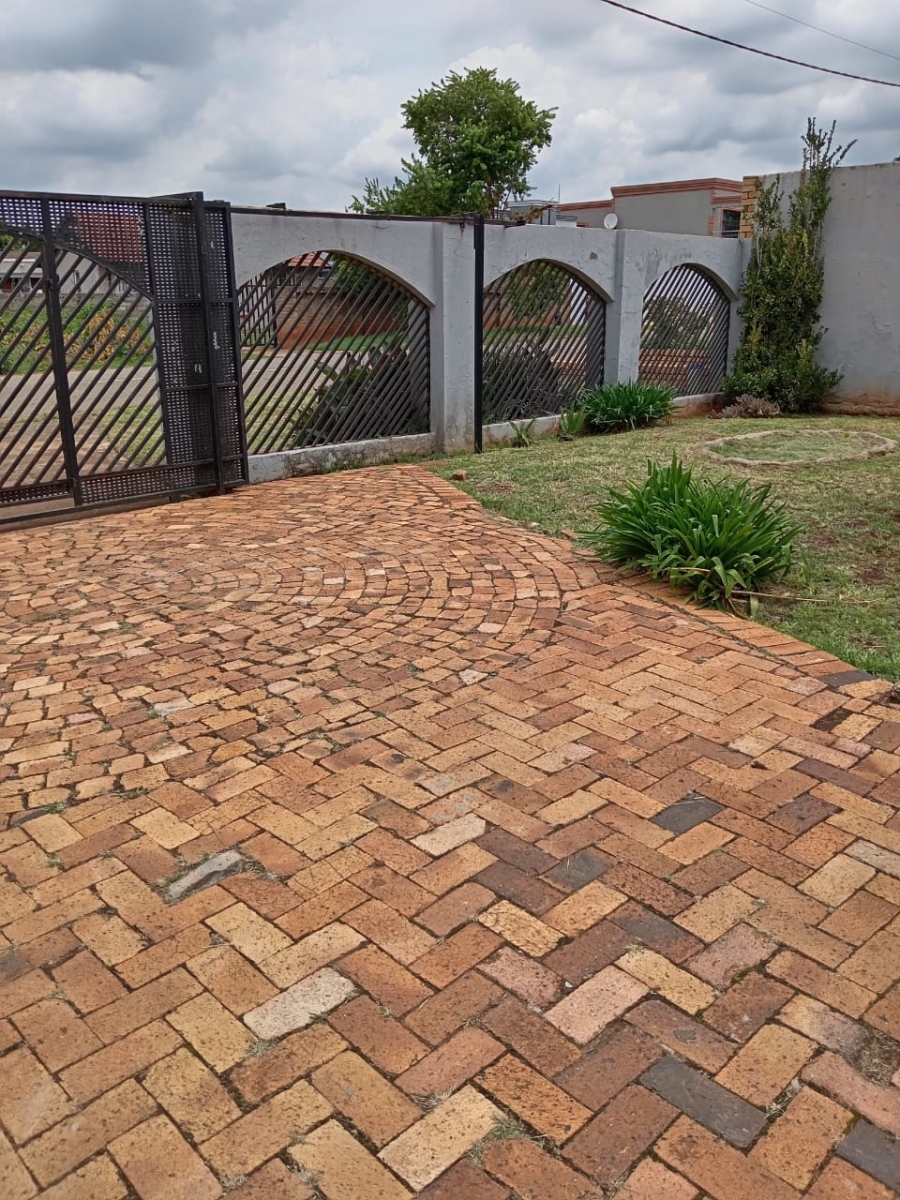 3 Bedroom Property for Sale in Mid Ennerdale Gauteng