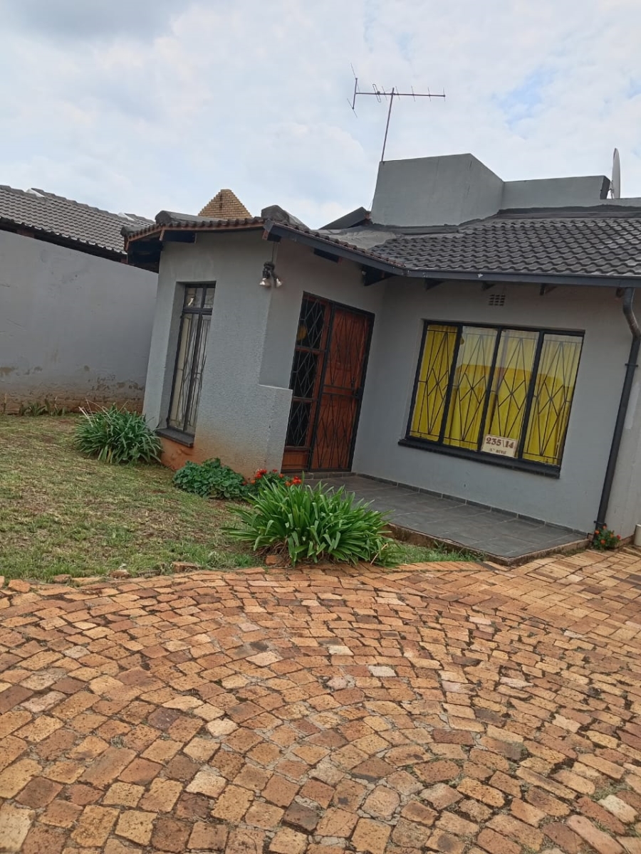 3 Bedroom Property for Sale in Mid Ennerdale Gauteng