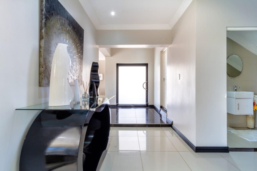 To Let 4 Bedroom Property for Rent in Copperleaf Estate Gauteng