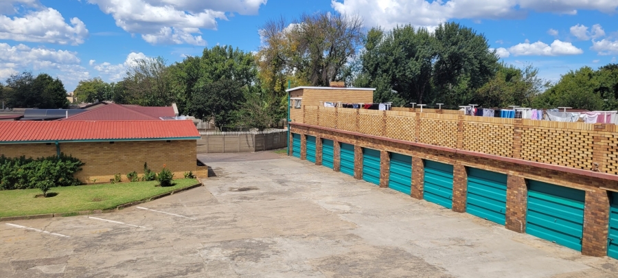 1 Bedroom Property for Sale in Vanderbijlpark CW Gauteng