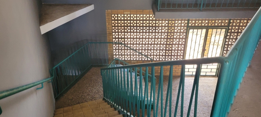 1 Bedroom Property for Sale in Vanderbijlpark CW Gauteng