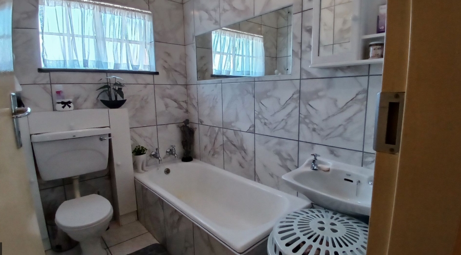 3 Bedroom Property for Sale in Brackendowns Gauteng