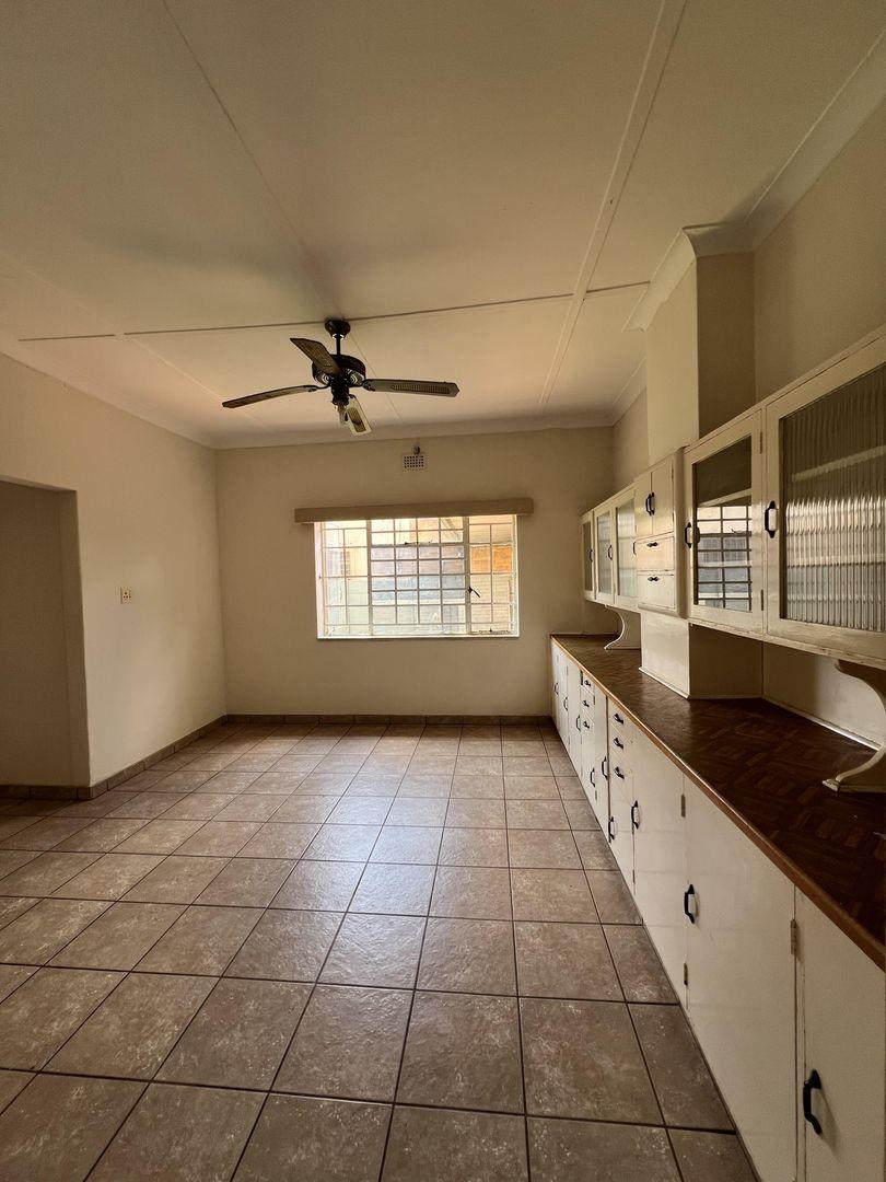 6 Bedroom Property for Sale in Discovery Gauteng