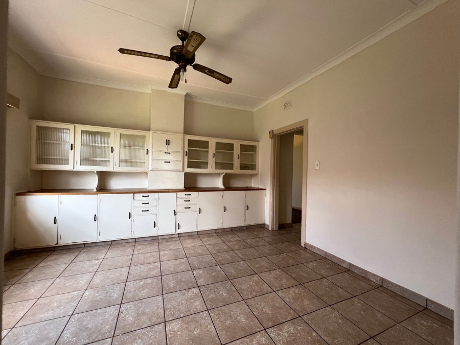 6 Bedroom Property for Sale in Discovery Gauteng