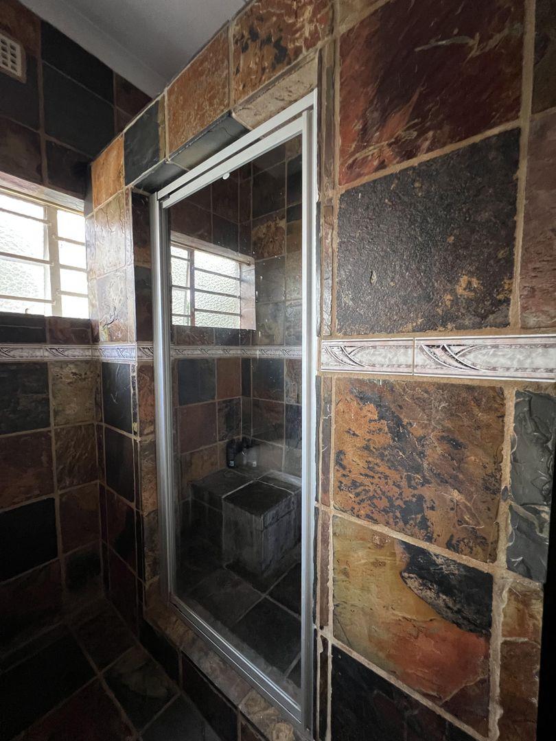 6 Bedroom Property for Sale in Discovery Gauteng