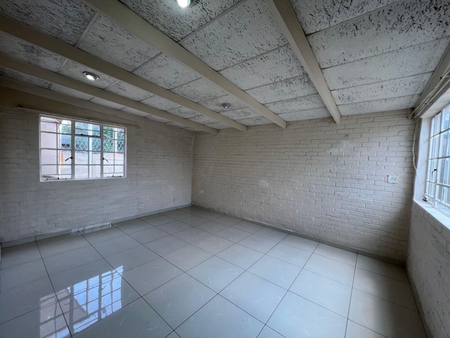 6 Bedroom Property for Sale in Discovery Gauteng