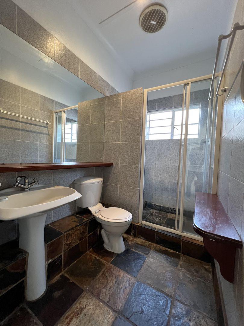 6 Bedroom Property for Sale in Discovery Gauteng
