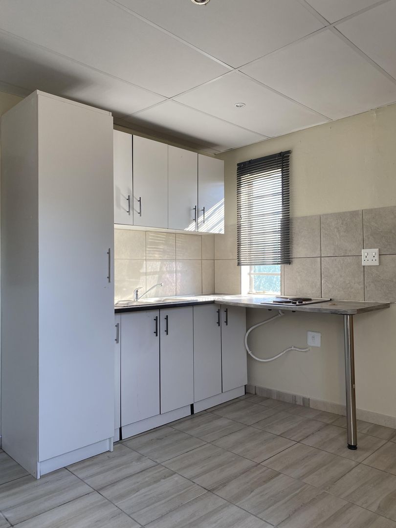 6 Bedroom Property for Sale in Discovery Gauteng