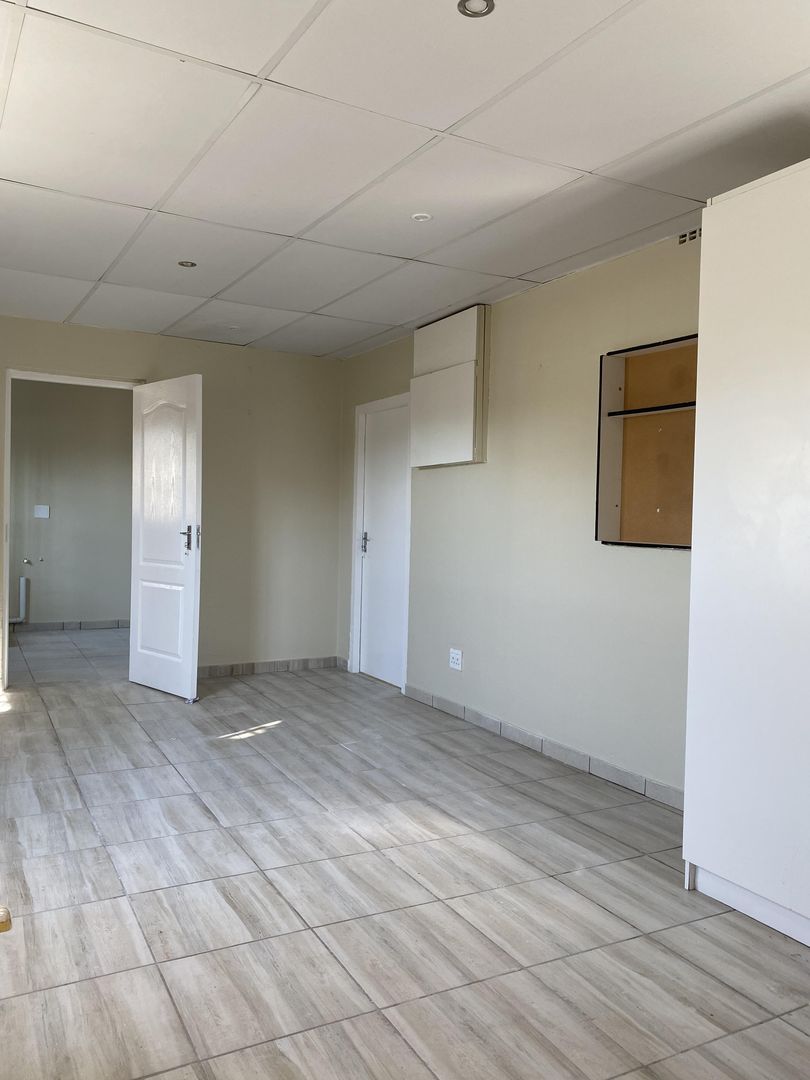 6 Bedroom Property for Sale in Discovery Gauteng