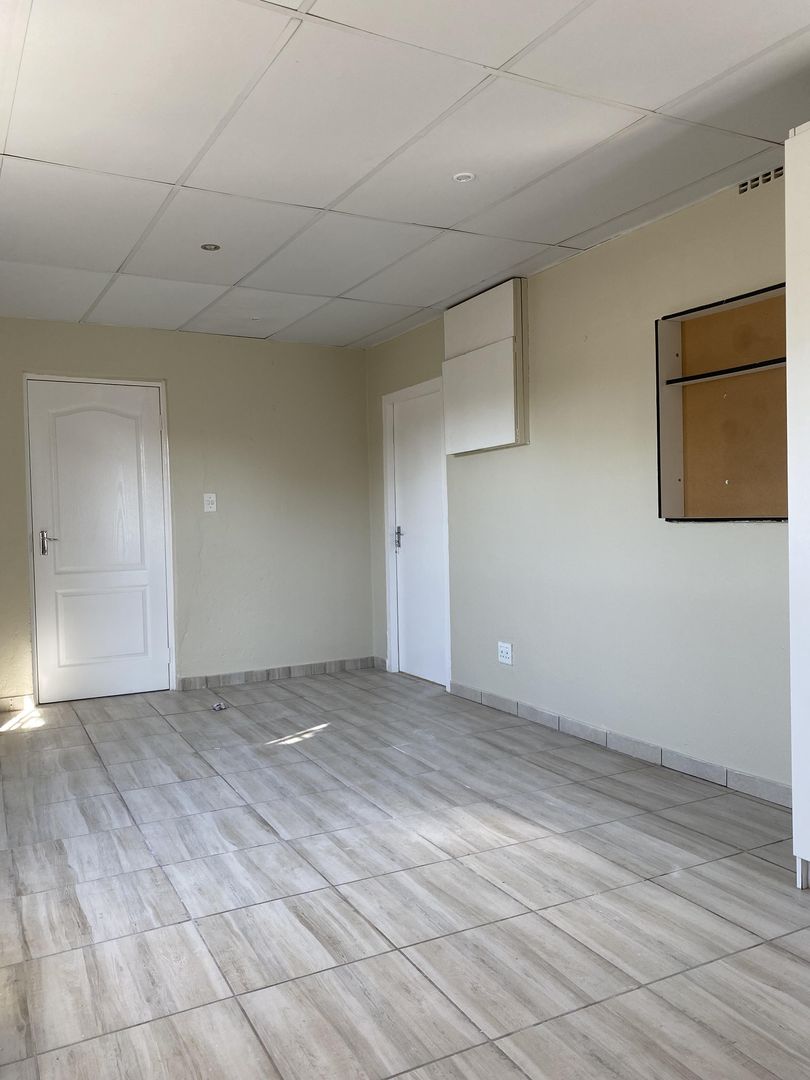 6 Bedroom Property for Sale in Discovery Gauteng